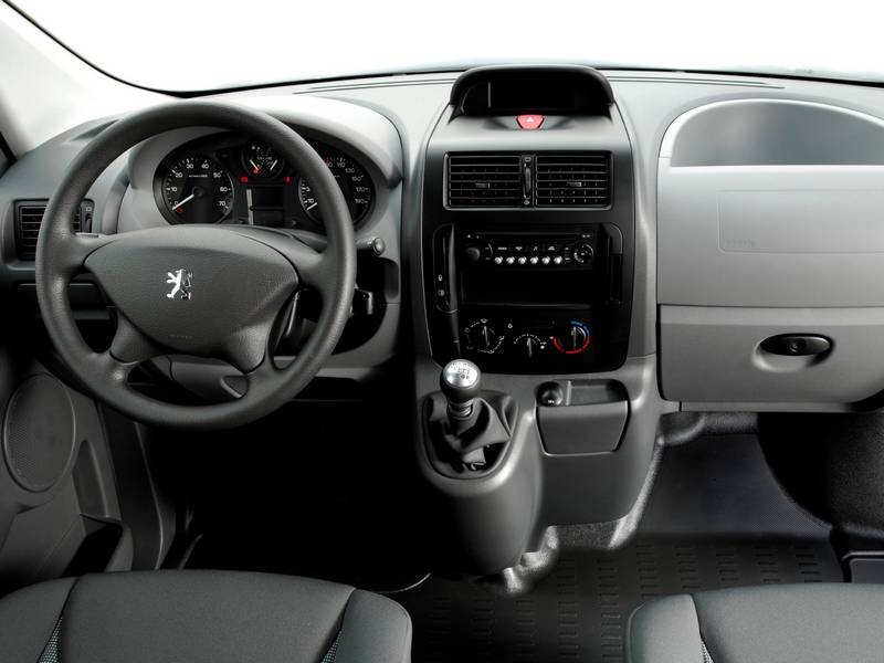 Фото автомобиля Peugeot Expert микроавтобус